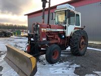 International 1256-D Tractor