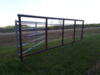    16 ft X 5 ft Free Standing Panel With 8 ft Gate