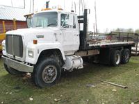    Ford L8000 T/A Deck Truck (for parts)