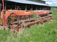  International 620 24 ft DD Seed Drill (parts only)