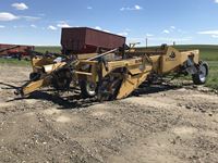 2000 Double L 851 4 Row Windrower