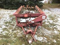  International 155 S/A Manure Spreader (for parts or fixer)