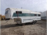  Mobilodge 1960s Chinook 5th Wheel Camper