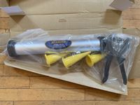  Newborn 620-AL Caulking Gun