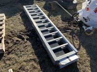    Tri-Fold Loading Ramp