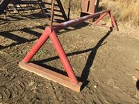    (1) Red Pipe Stand
