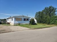    919 3rd Ave Hines Creek, AB