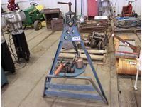    Pipe Stand With Reamers & Cutter And Oil Can