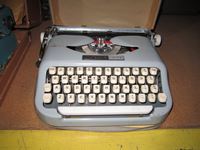    Majestic 300 Typewriter