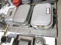    (5) Roaster Pans With Lids