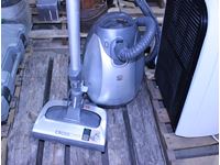    Kenmore Vacuum Cleaner