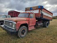 1977 Ford 700 S/A Grain Truck