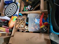    Pallet of Misc Games & Toys