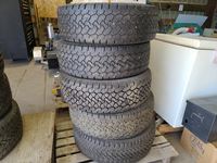    (5) 265/70R17 Tires