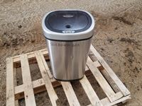    Aluminum Garbage Can with Electric Lid