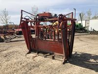    7 Ft Hyd Cattle Squeeze