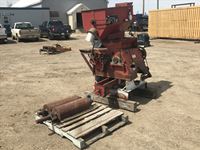  WW 824-P Feed Mill W/ Spare Rollers