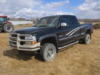 2002 Chevrolet 2500HD 4X4 Extended Cab Pickup
