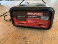  Motomaster  Battery Charger