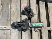    (2) Pintle Hitchs