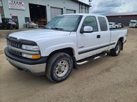 2001 Chevrolet 2500 4X4 Extended Cab Truck