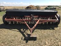  International 10 Double Disc End Wheel Seed Drill