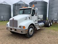 2006 Kenworth T-300 T/A Day Cab & Chassis