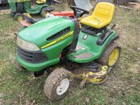  John Deere 145 Lawn Tractor