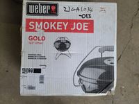    Weber Smokey Joe BBQ