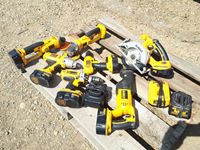  Dewalt  7 Piece Tool Set & (5) Batteries