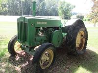 John Deere D Vintage Tractor (non runner)