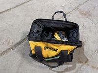    DeWalt 18v Impact & Drill W/ (1) Battery & Charger
