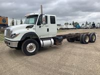2014 International 7600 WorkStar Extended Cab T/A Cab & Chassis Truck
