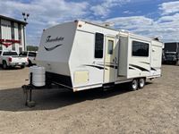 2001 Travelaire  27 Ft T/A Travel Trailer