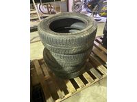    (4) 265/60R18 Michelin Tires