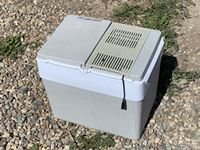   Powered Cooler Box