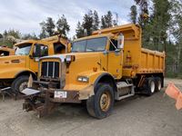 2002 Freightliner FLD112 T/A Plow Dump Truck