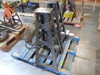    (2) 1000 Lb Stand, Fan, & 8 Inch Vise