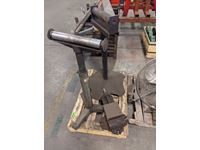    (2) Roller Stands & Machinist Vise