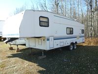 1996 Prowler 27 Ft T/A Fifth Wheel Travel Trailer