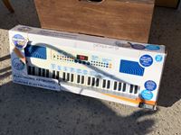    Discovery Kids 54 Key Electric Keyboard
