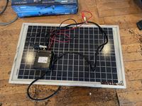    Solar Panel w/ Controller