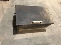    31 Inch X 19-1/2 Inch X 14 Inch Metal Tool Chest
