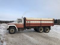 1981 International 1854 T/A Grain Truck