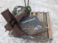    Qty of Mud Flaps & Discharge Auger for Gravity Farm Wagon