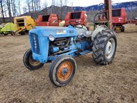  Ford 2000 2WD Tractor
