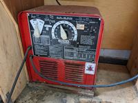 Lincoln 225/125 AC/DC Electric Welder