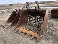    Q/A 72 Inch Screen Tooth Bucket- Excavator Attachment