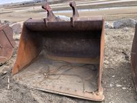    Q/A 86 Inch Smooth Edge Bucket* Excavator Attachment