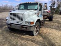 1998 International 4700 S/A Cab & Chassis Truck